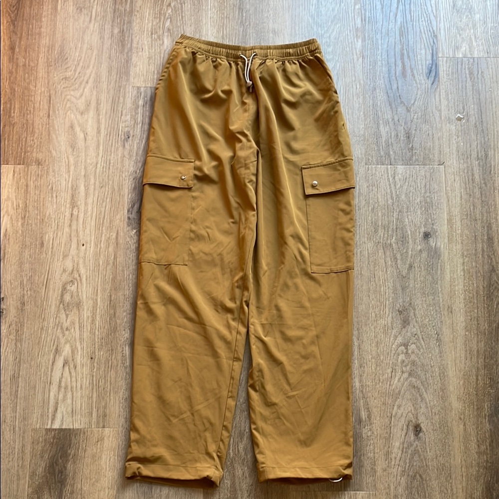 Women's Tan Cargo Pants